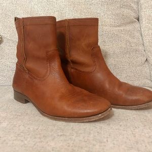 Frye Women’s Cara Short Boot